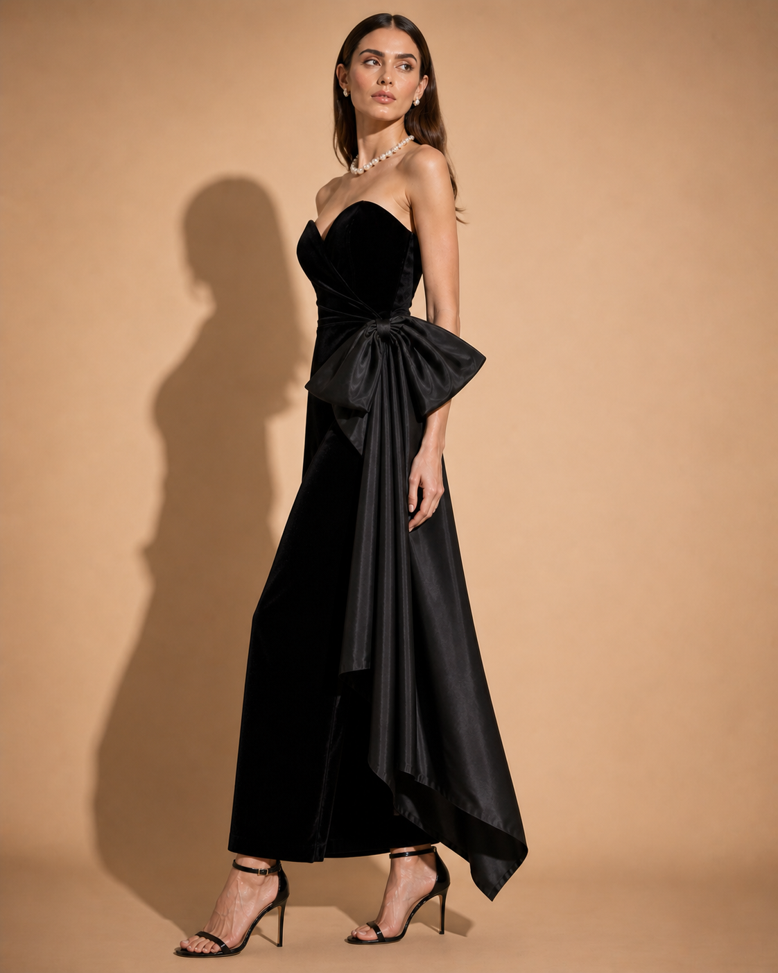 Noir Ruffle Muse