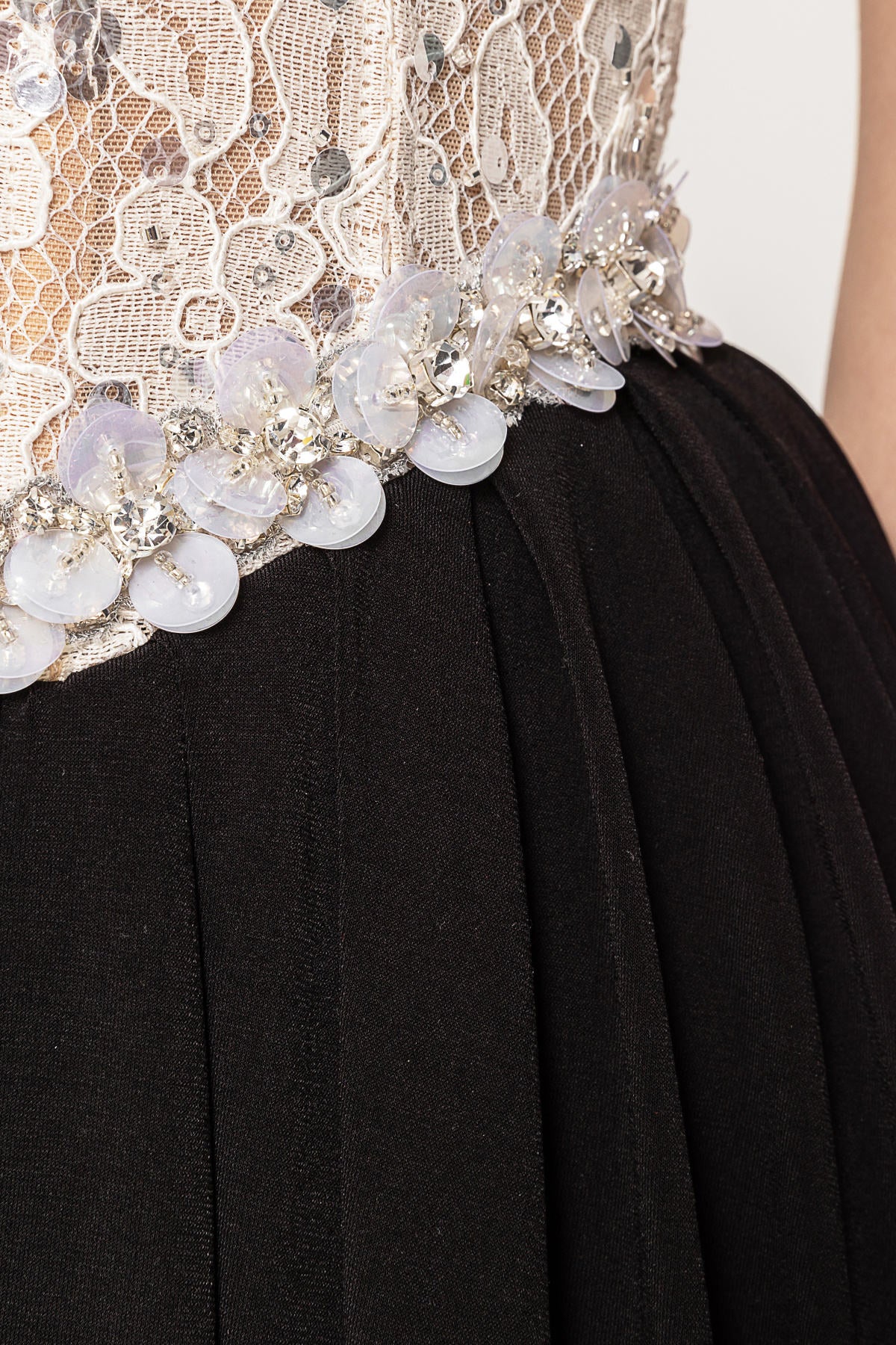 Evara Maxi